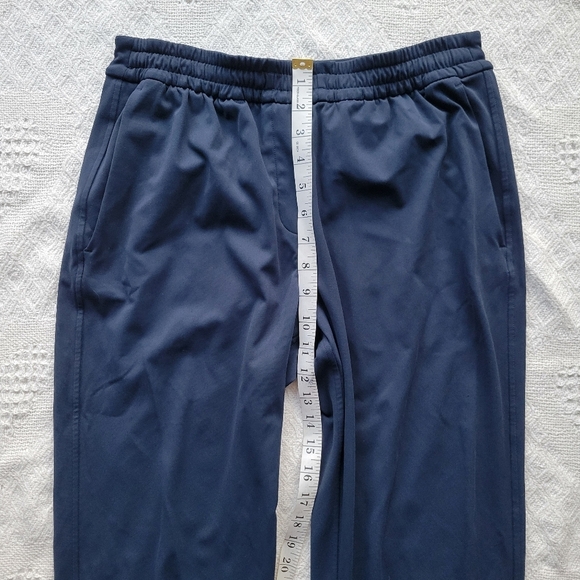 Lululemon Tapered-Leg Mid-Rise Casual Business Pant 7/8 Length - True Navy - Picture 8 of 11
